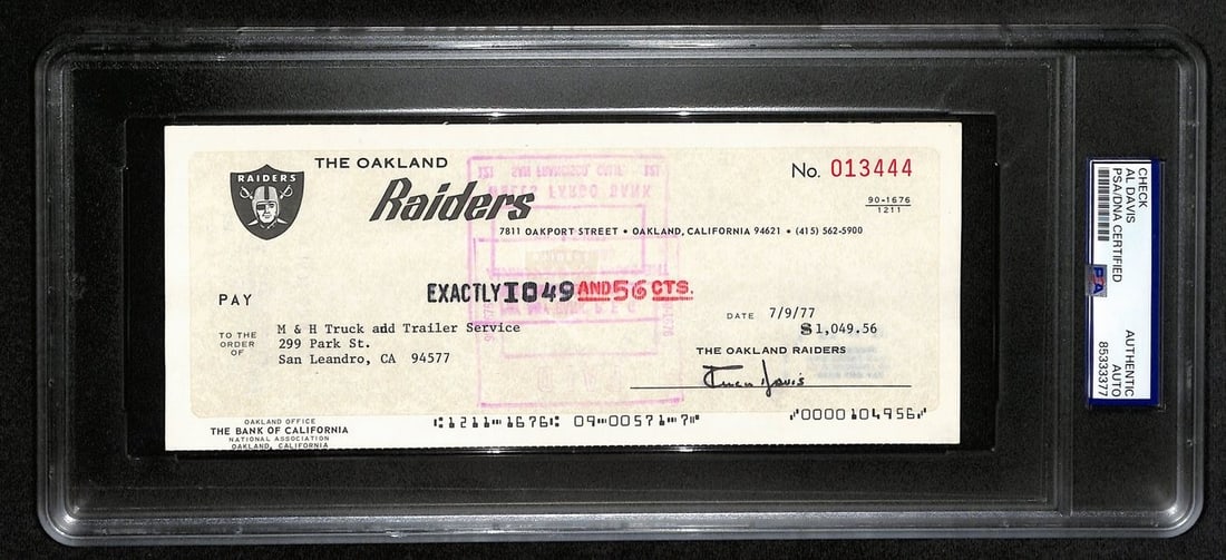 Al Davis HOF Autographed Bank Check Raiders PSA/DNA 8.5x3.5: Al Davis HOF Autographed Bank Check Raiders PSA/DNA 8.5x3.5 This is an original, autographed bank check measuring 8.5x3.5 inches, signed by Al Davis, the legendary figure in football and Hall of Fame 