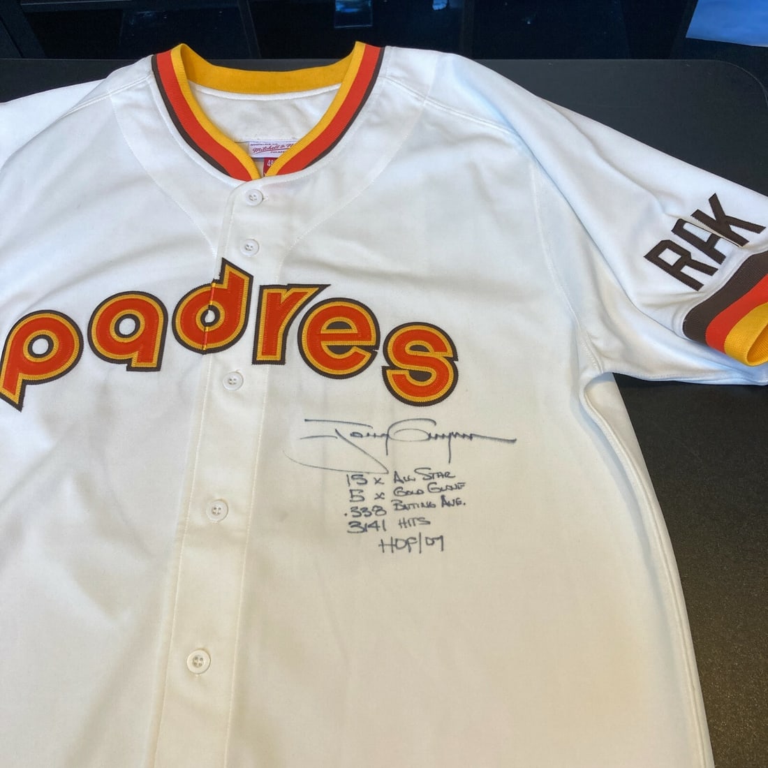Tony Gwynn Signed Inscribed Padres Jersey with TRISTAR MLB Authentications: Tony Gwynn Signed Inscribed Padres Jersey with TRISTAR MLB Authentications Celebrate the legacy of baseball great Tony Gwynn with this stunning San Diego Padres jersey. This original jersey is beautif