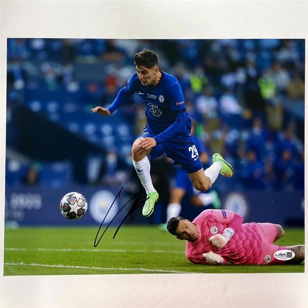 Chelsea FC 11x14 photograph signed by Kai Havertz JSA authenticated: Chelsea FC 11x14 photograph signed by Kai Havertz JSA authenticated This is an original 11x14 photo of Kai Havertz, signed and authenticated by James Spence Authentication (JSA). It features Havertz d