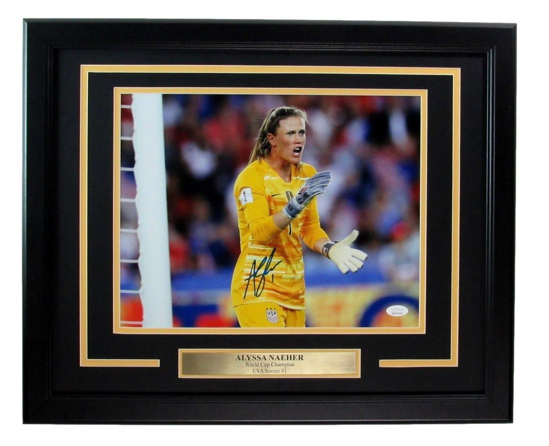 Alyssa Naeher USA Women's Soccer Autographed 11x14 Framed Photo JSA Authenticated: Alyssa Naeher USA Women's Soccer Autographed 11x14 Framed Photo JSA Authenticated This stunning 11x14 framed photo features Alyssa Naeher, a prominent member of the USA Women's Soccer team, with her a