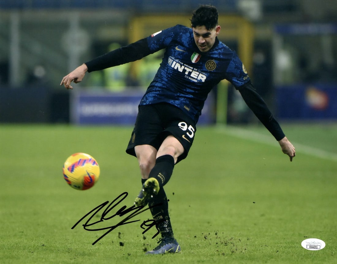 Alessandro Bastoni Signed 11X14 Photo Inter Milan JSA Authenticated: Alessandro Bastoni Signed 11X14 Photo Inter Milan JSA Authenticated This is an authentic 11x14 photo of Alessandro Bastoni, featuring him in action for Inter Milan. The photo is signed by the player a