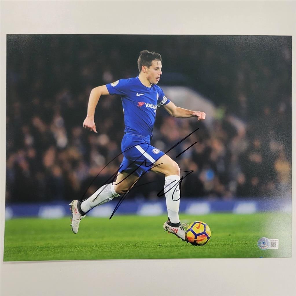 Cesar Azpilicueta Signed Chelsea FC 11x14 Photo Beckett Authenticated: Cesar Azpilicueta Signed Chelsea FC 11x14 Photo Beckett Authenticated Capture a piece of soccer history with this signed 11x14 photo of Cesar Azpilicueta, a prominent player for Chelsea FC. This origi