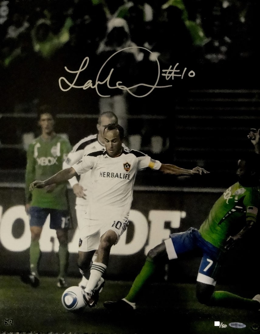Landon Donovan Signed 16x20 Photo Kicking Ball Upper Deck Authenticated (1 of 3)