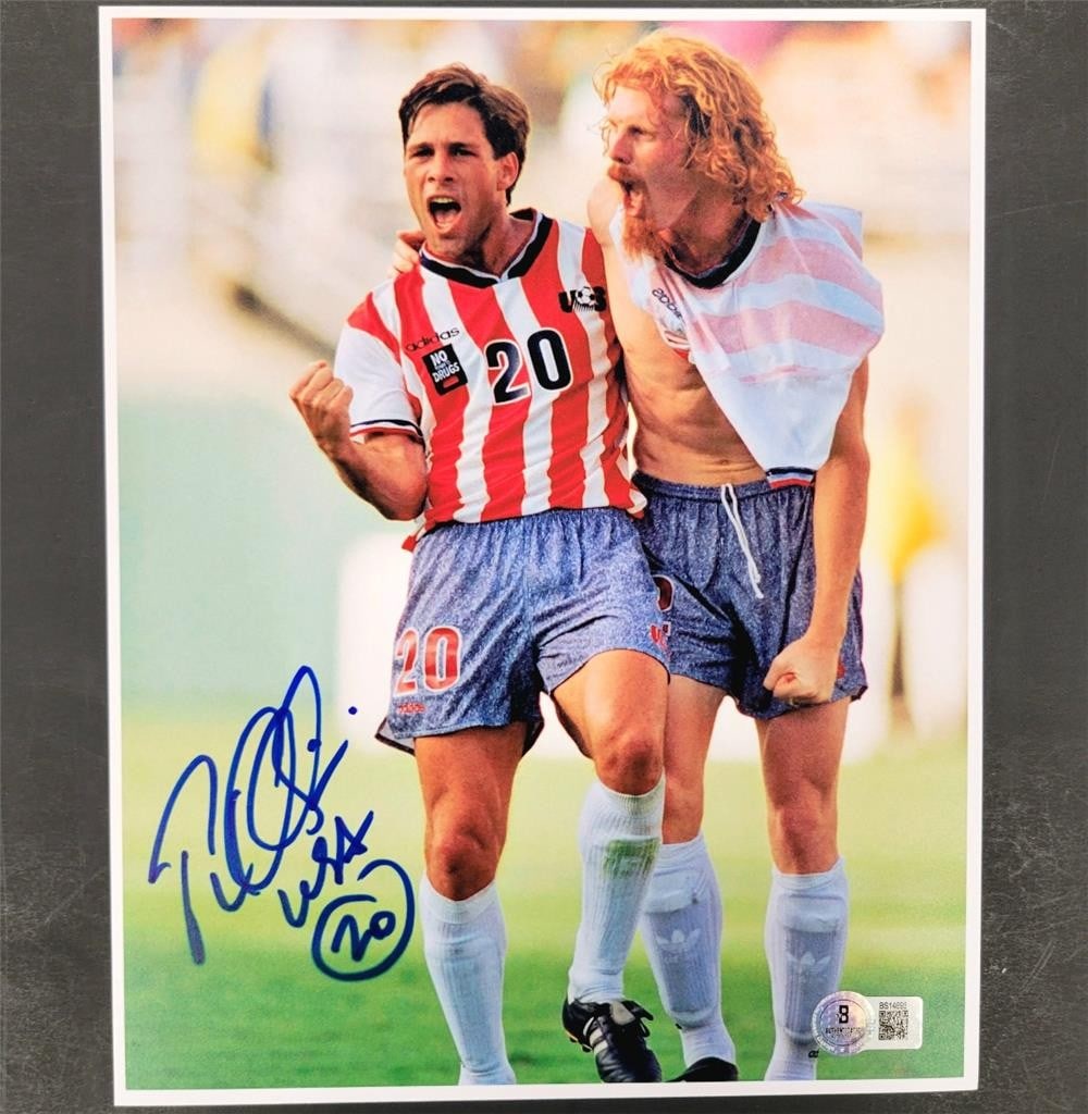 Paul Caligiuri USA 8x10 Autographed Photo 1994 World Cup Beckett BAS: Paul Caligiuri USA 8x10 Autographed Photo 1994 World Cup Beckett BAS This is an original 8x10 photograph signed by Paul Caligiuri, a notable player from the 1994 USMNT World Cup team. The photo comes 