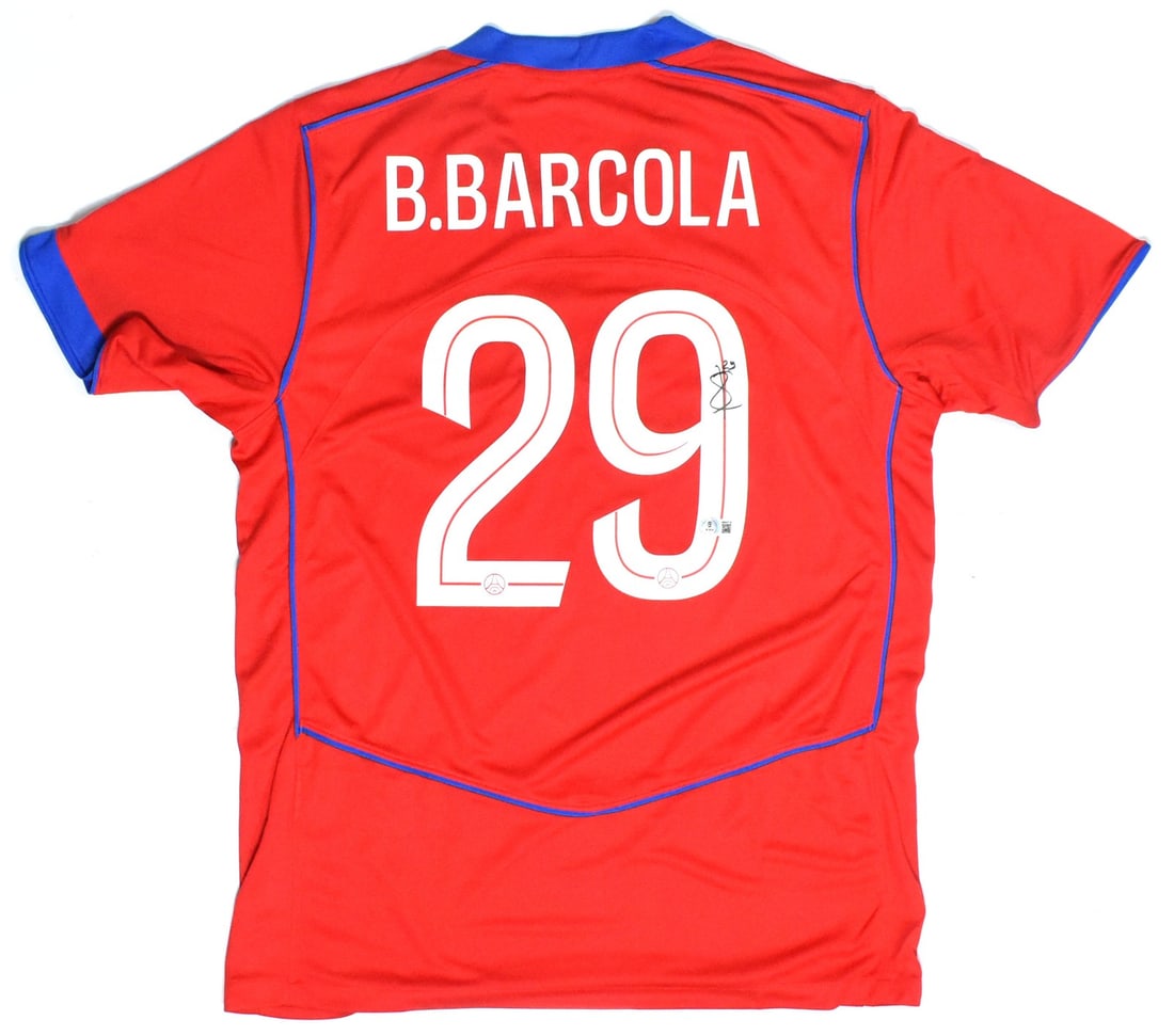 PSG Red Third Jersey Autographed by Bradley Barcola Beckett Holo: PSG Red Third Jersey Autographed by Bradley Barcola Beckett Holo This is a pre-owned PSG red third soccer jersey, autographed by Bradley Barcola and featuring the number 29. The jersey is an original 