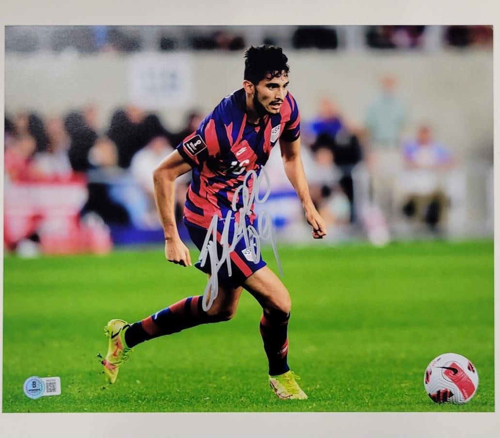 Ricardo Pepi Signed USMNT 11x14 Photo Beckett Authenticated: Ricardo Pepi Signed USMNT 11x14 Photo Beckett Authenticated This is an authentic 11x14 photo of Ricardo Pepi, signed by the rising star of the US Men's National Team (USMNT). The photo captures Pepi i