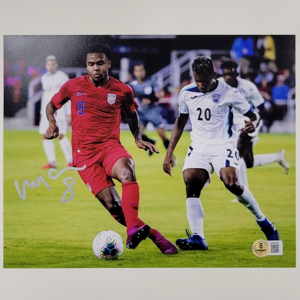 Weston McKennie Signed USMNT 8x10 Photo Autograph Beckett BAS (1 of 3)