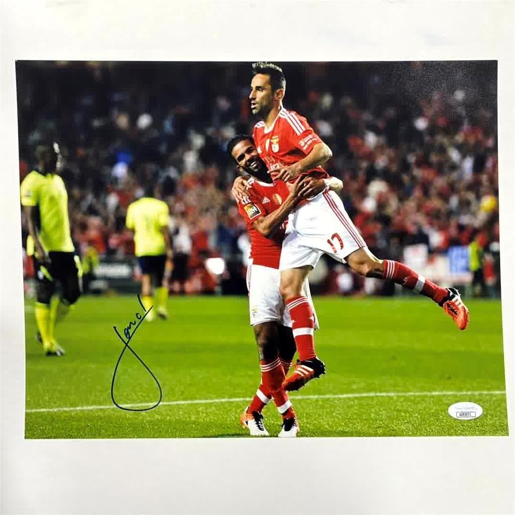 Jonas Oliveira autographed 11x14 soccer photograph with JSA authentication: Jonas Oliveira autographed 11x14 soccer photograph with JSA authentication This is an original 11x14 photo of Jonas Oliveira, signed and authenticated by James Spence Authentication (JSA). The photo f