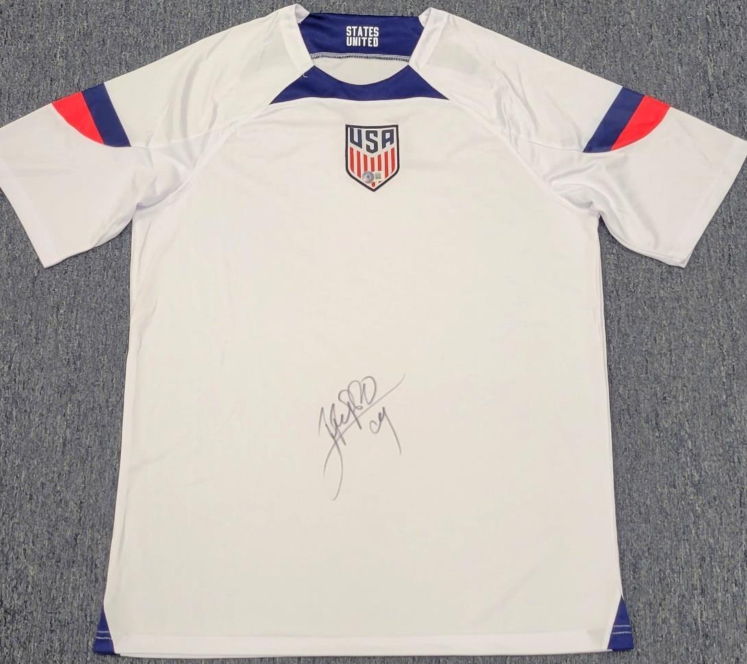 Ricardo Pepi Signed Team USA Soccer Jersey Beckett Authenticated: Ricardo Pepi Signed Team USA Soccer Jersey Beckett Authenticated This is an original Ricardo Pepi signed Team USA jersey, a must-have for any soccer fan or collector. The jersey features an authentic 