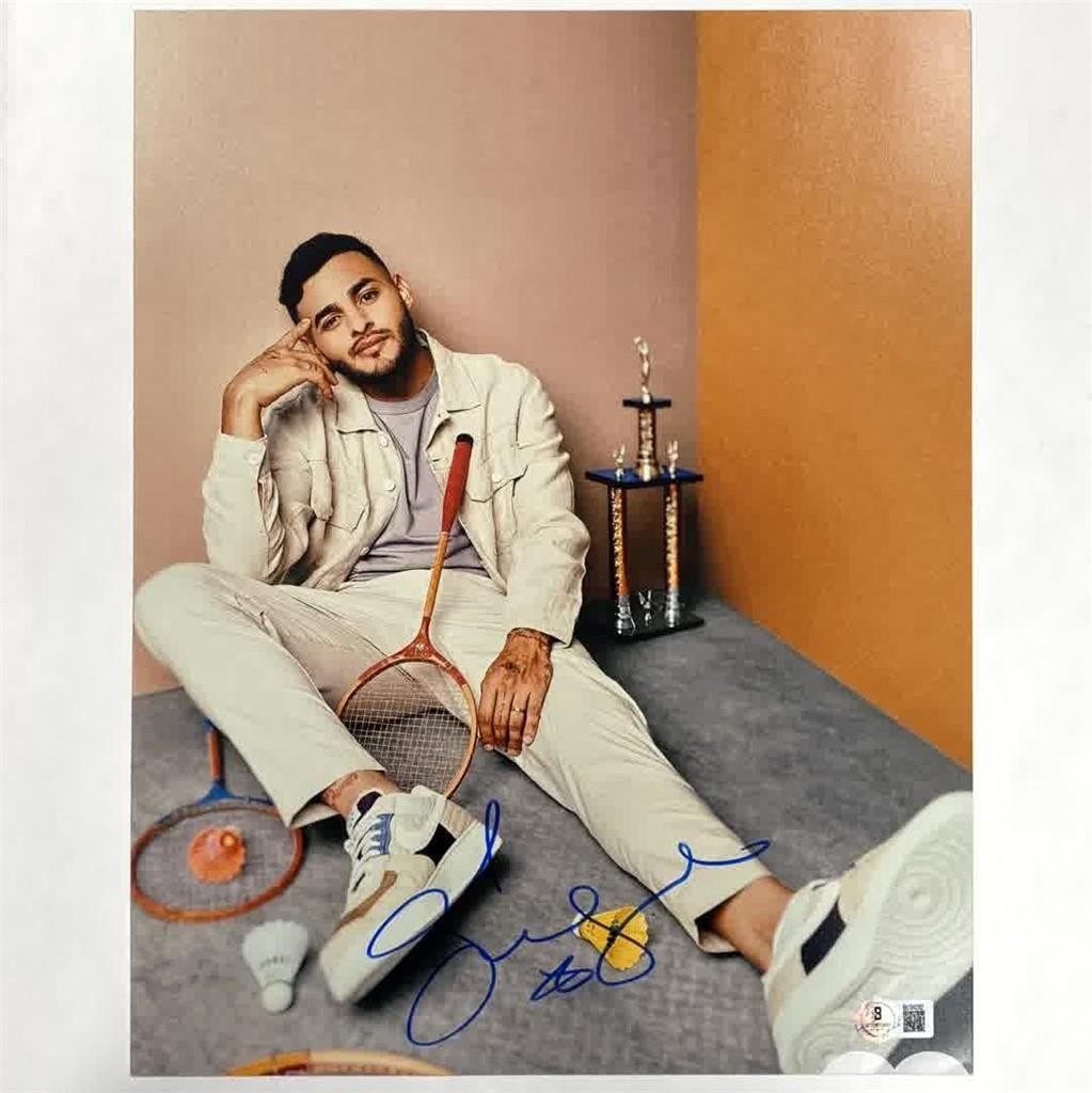 Autographed 11x14 Photo Alexis Vega Guadalajara Beckett Authenticated: Autographed 11x14 Photo Alexis Vega Guadalajara Beckett Authenticated This is an original 11x14 photo signed by Alexis Vega, featuring his time with Guadalajara and the Mexico soccer team. The autogra