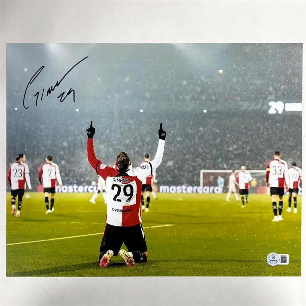Signed 11x14 Soccer Photograph Santiago Gimenez Beckett Authenticated: Signed 11x14 Soccer Photograph Santiago Gimenez Beckett Authenticated This 11x14 photo features the autograph of Santiago Gimenez, highlighting his connection with Mexico and Feyenoord Milan. The sign
