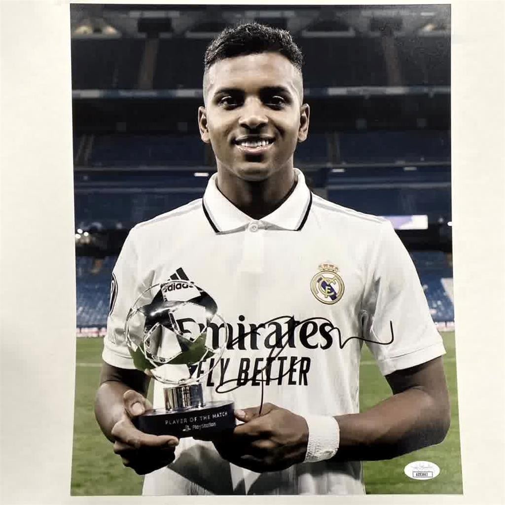Autographed 11x14 Photo Rodrygo Brazil Soccer JSA Authenticated: Autographed 11x14 Photo Rodrygo Brazil Soccer JSA Authenticated This 11x14 photo features Rodrygo of Real Madrid and is hand-signed. The autograph has been authenticated by James Spence Authentication
