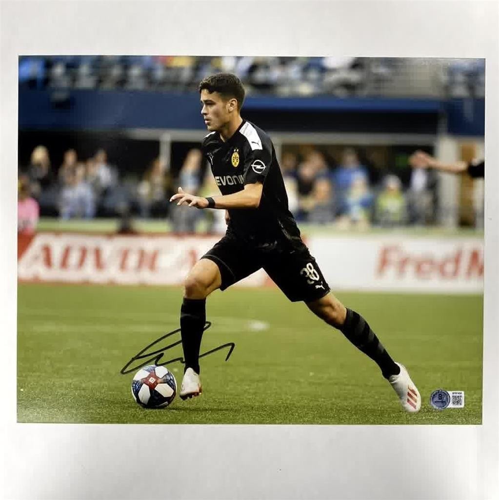 Giovanni Reyna autographed 11x14 photo Beckett authenticated USMNT Borussia Dortmund (1 of 3)