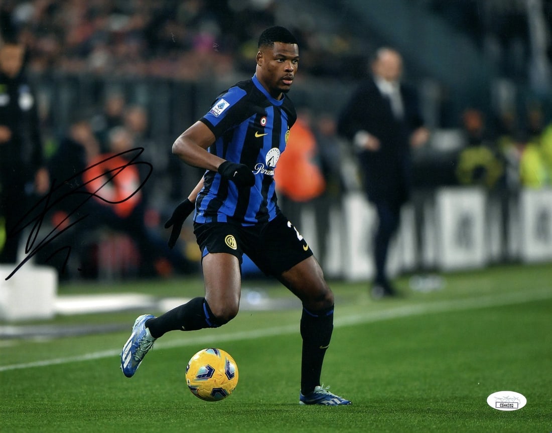 Denzel Dumfries Signed 11x14 Photo Inter Milan JSA Authenticated: Denzel Dumfries Signed 11x14 Photo Inter Milan JSA Authenticated Capture a moment in soccer history with this autographed 11X14 photo of Denzel Dumfries, featuring him in action while playing for Inte