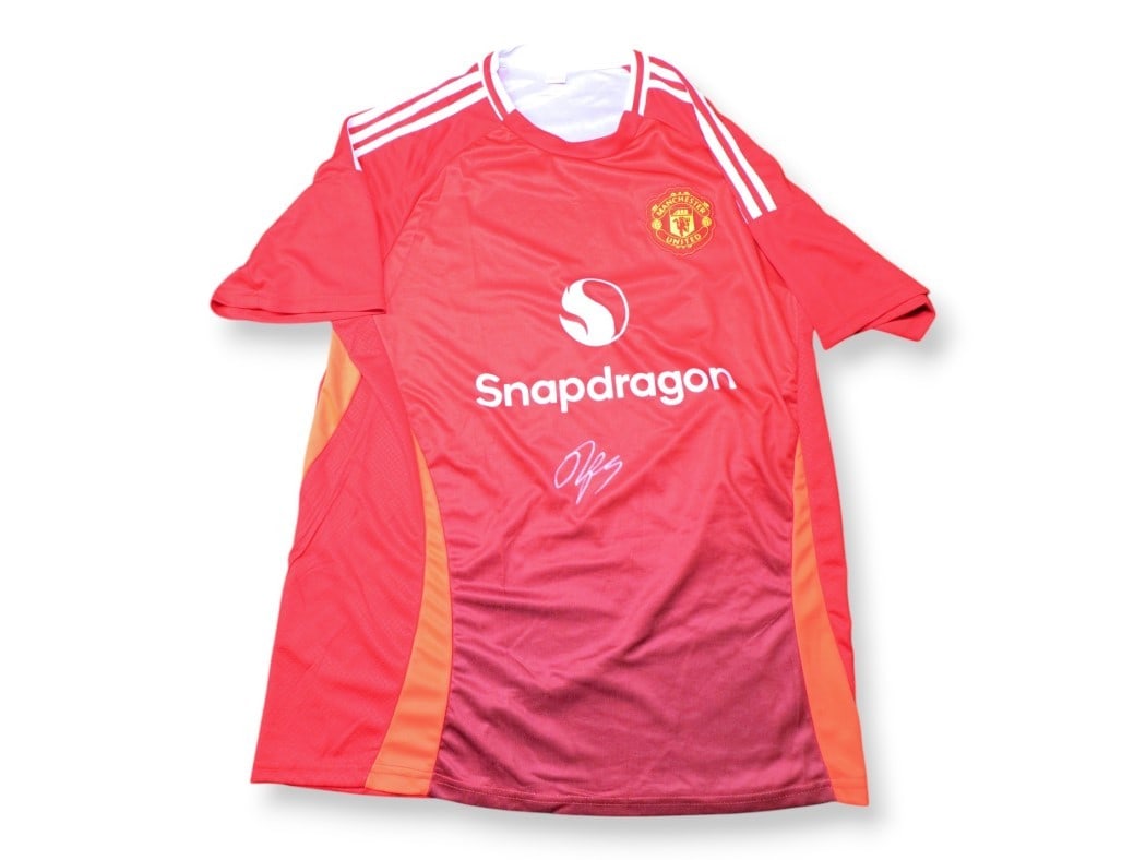Jadon Sancho Manchester United Signed Soccer Jersey Authentic Beckett: Jadon Sancho Manchester United Signed Soccer Jersey Authentic Beckett Showcase your support for Manchester United with this authentic Jadon Sancho autographed soccer jersey. This original jersey featu