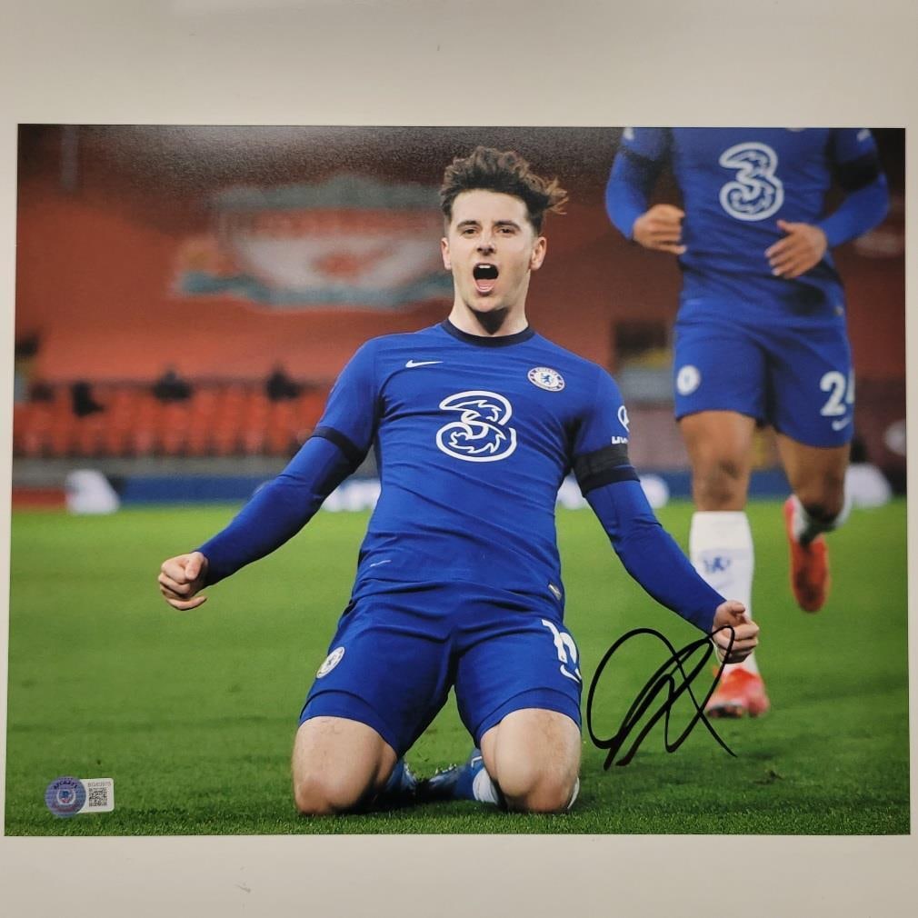 Mason Mount Signed Chelsea 11x14 Photo Beckett BAS Authenticated (1 of 1)