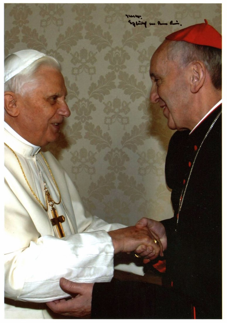 Pope Francis Signed 5.75x8.25 Photo Erzbischof von Buenos Aires BAS #A00328 (1 of 3)