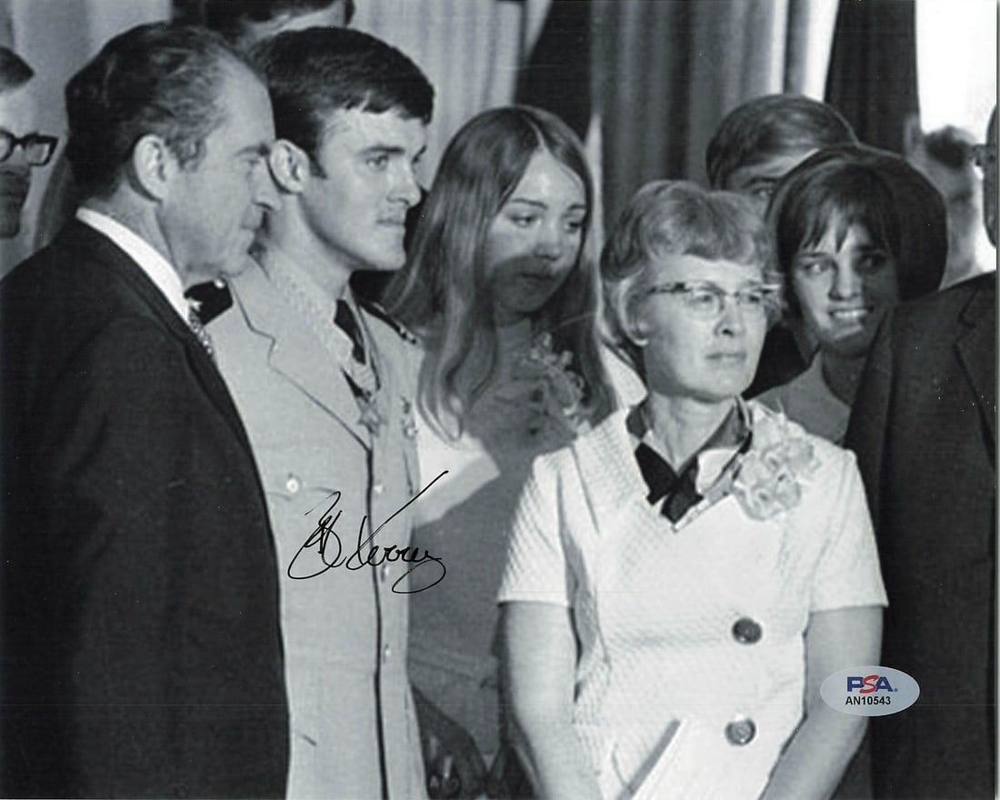 8x10 Photograph Signed by Bob Kerrey with PSA/DNA Authentication (1 of 1)
