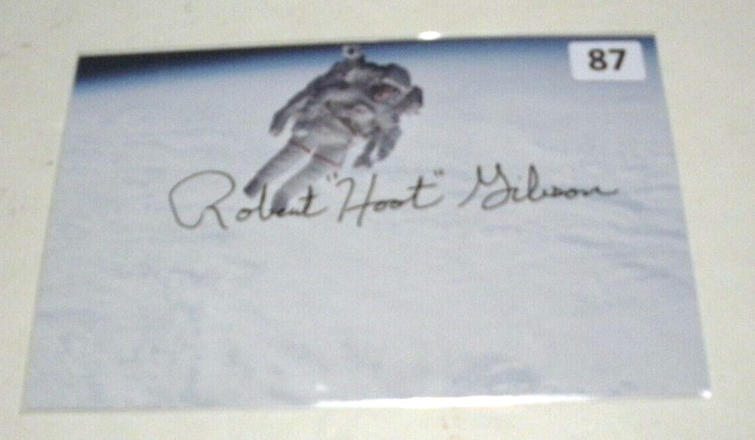 Signed Robert Hoot Gibson Photo NASA Astronaut and Raiders With COA: Signed Robert Hoot Gibson Photo NASA Astronaut and Raiders With COA This is an original photo signed by Robert Hoot Gibson, a NASA astronaut and Oakland Raiders affiliate. The item is a pre-owned phot