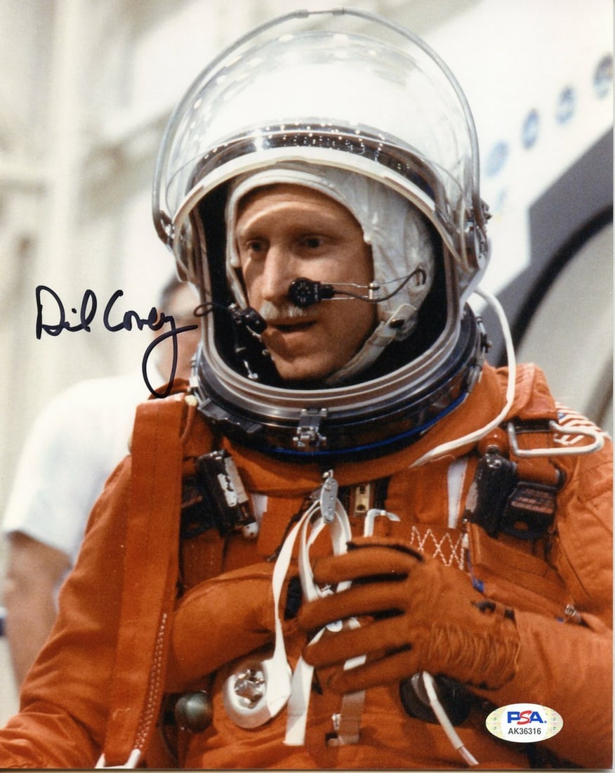 8x10 Photograph Signed by Astronaut Richard O. Covey with PSA/DNA Authentication (1 of 2)