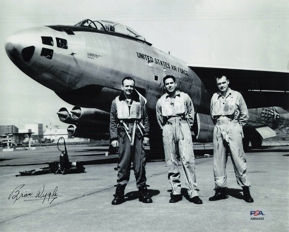 Brien Wygle 8x10 Photo Autographed with PSA/DNA Authentication: Brien Wygle 8x10 Photo Autographed with PSA/DNA Authentication This listing features a professionally printed 8x10 photograph autographed by Brien Wygle. The signature has been authenticated by PSA/DN