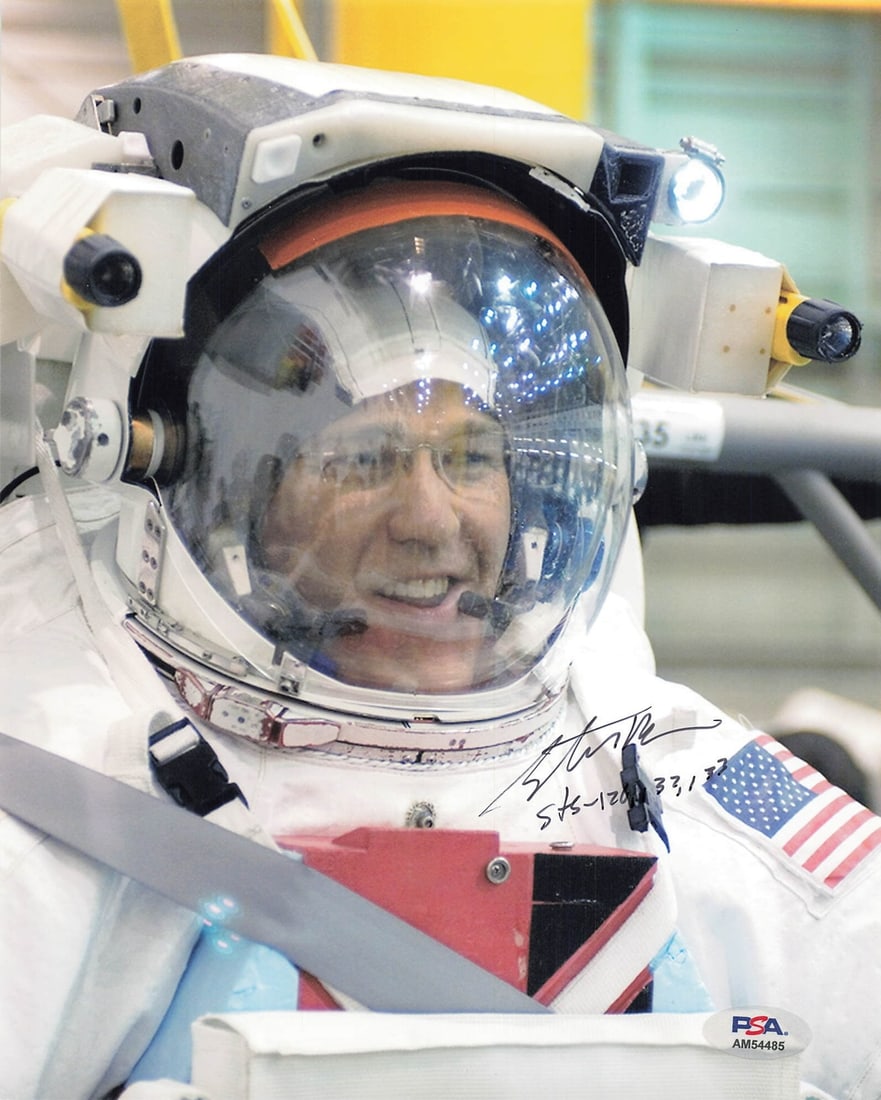 PSA DNA 8x10 Astronaut Don L Lind Signed Photo: PSA DNA 8x10 Astronaut Don L Lind Signed Photo This is a professionally printed 8x10 photograph signed by astronaut Don L. Lind. The photo is an original and has been authenticated by PSA/DNA, ensurin