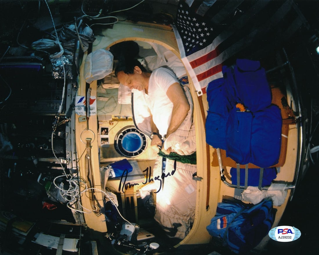 Norm Thagard Signed NASA Astronaut STS-42 8x10 Photo PSA/DNA Authenticated: Norm Thagard Signed NASA Astronaut STS-42 8x10 Photo PSA/DNA Authenticated This is an original 8x10 photo signed by Norm Thagard, a NASA astronaut known for his participation in the STS-42 mission. Th