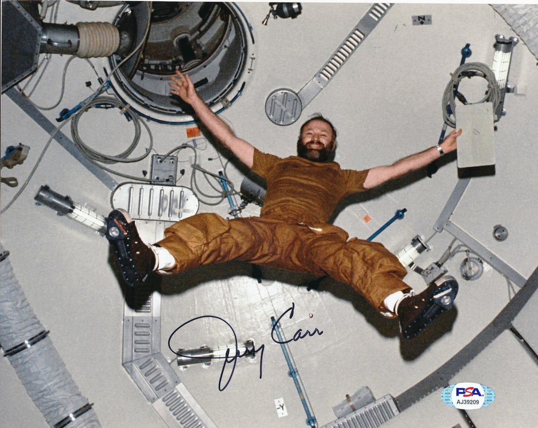 Jerry Carr Signed NASA Skylab 4 8x10 Photo PSA/DNA Authenticated: Jerry Carr Signed NASA Skylab 4 8x10 Photo PSA/DNA Authenticated This is an original 8x10 photo signed by Jerry Carr, a prominent astronaut from the NASA Skylab 4 mission. The autograph has been authe
