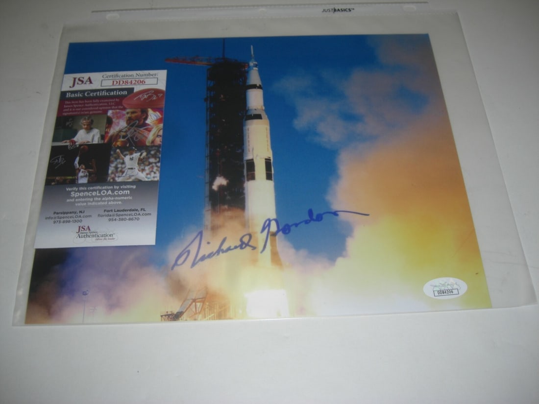 Signed 8x10 Richard F Gordon Astronaut Photo with JSA COA (1 of 1)