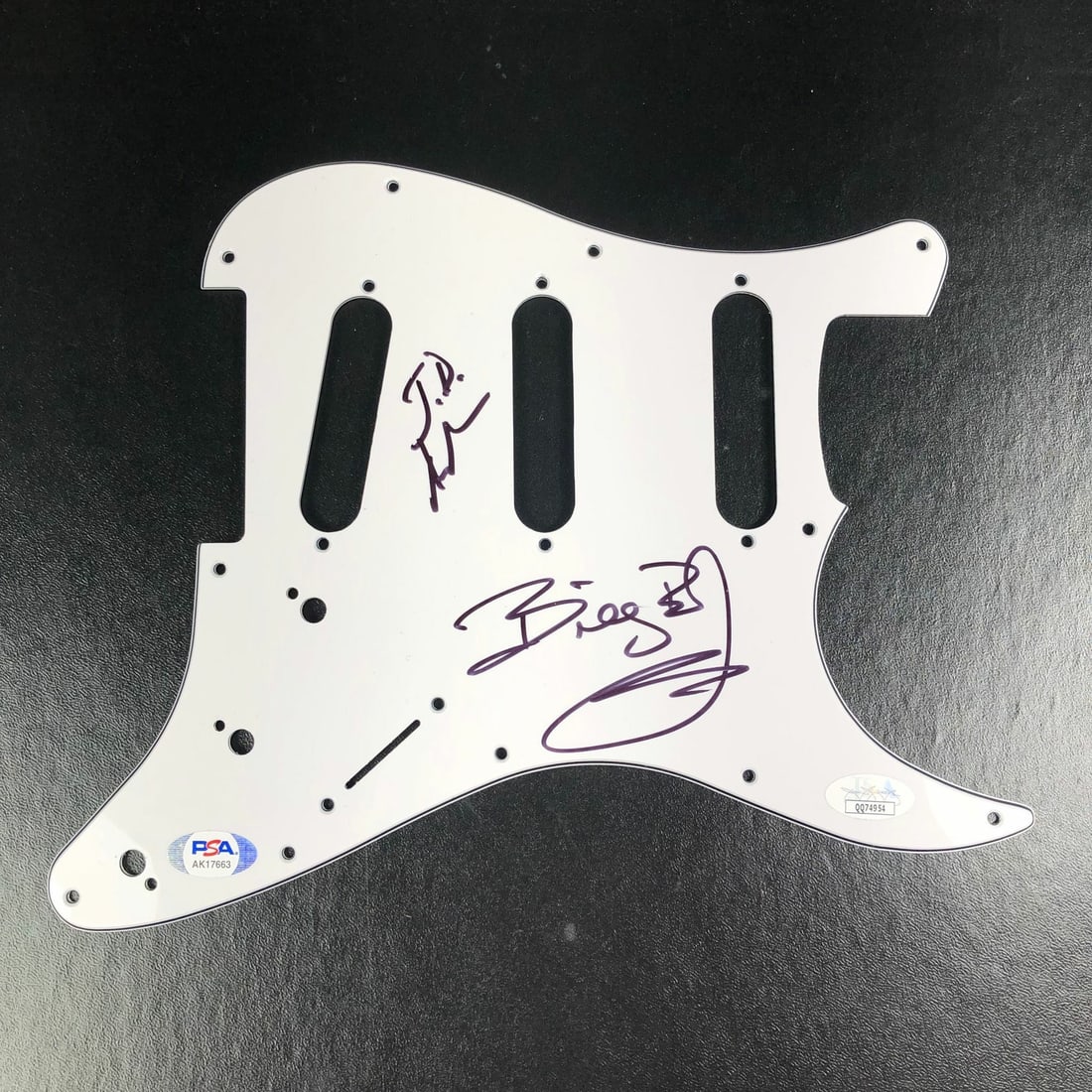 J.D. ANDREW BILLY BOB THORNTON Signed Pickguard PSA/DNA Authentic: J.D. ANDREW BILLY BOB THORNTON Signed Pickguard PSA/DNA Authentic This is a pickguard autographed by J.D. Andrew and Billy Bob Thornton of The Boxmasters. The signatures have been authenticated by PSA