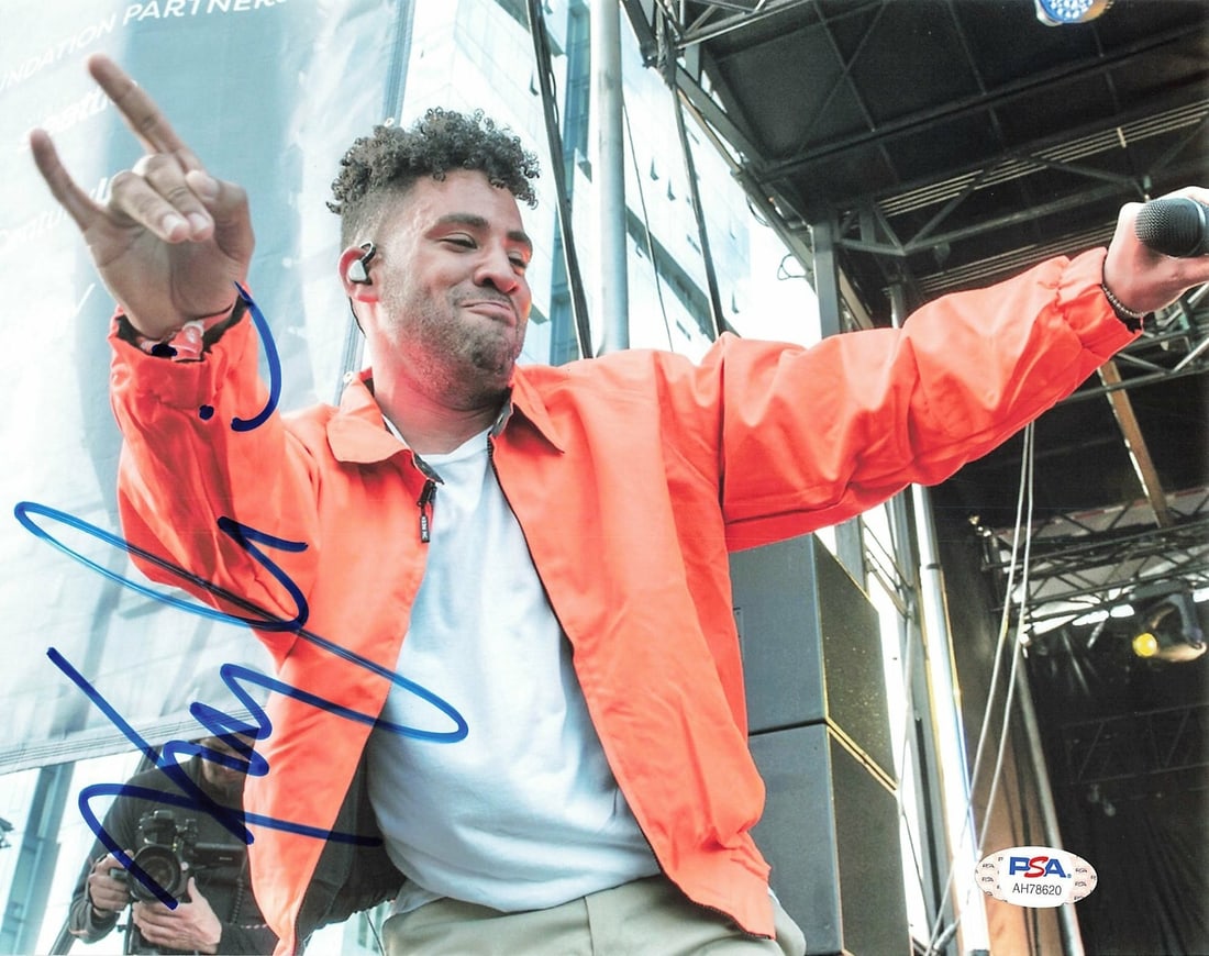 Kyle Harvey iSpy Signed 8x10 Photo PSA/DNA Authentic Autograph: Kyle Harvey iSpy Signed 8x10 Photo PSA/DNA Authentic Autograph This is an original 8x10 photograph featuring the signature of rapper Kyle Harvey, known for his hit song "iSpy." The autograph has been 