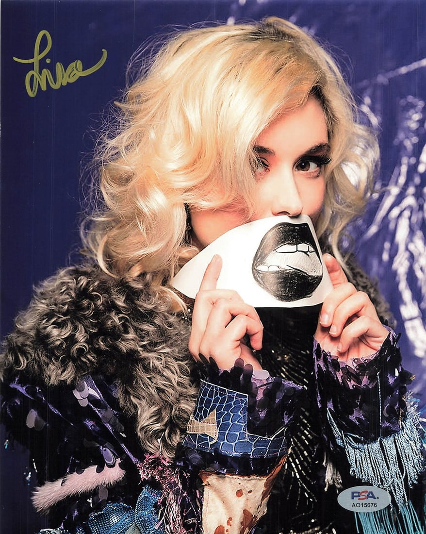 Lisa Vitale PSA/DNA Certified 8x10 Autographed Photograph: Lisa Vitale PSA/DNA Certified 8x10 Autographed Photograph This professionally printed 8x10 photograph features the signature of singer Lisa Vitale, authenticated by PSA/DNA. It is an original piece, s