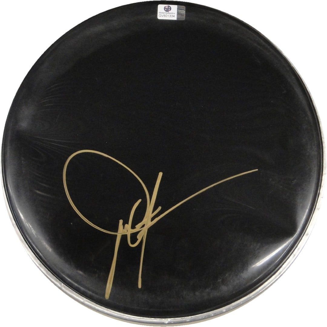 Dwight Yoakam Signed 10 Inch Drumhead Authenticated by Global Authentics: Dwight Yoakam Signed 10 Inch Drumhead Authenticated by Global Authentics This original 10-inch drumhead features the autograph of country music legend Dwight Yoakam, making it a must-have for fans and