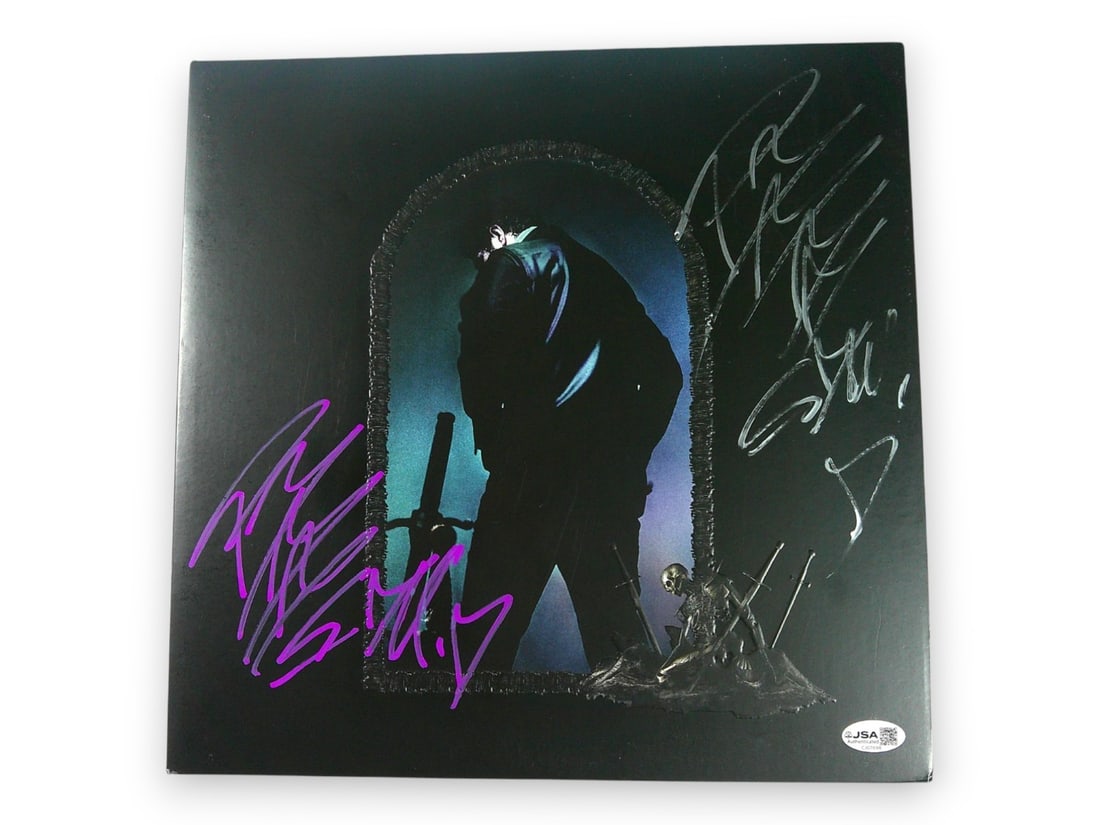 Hollywood's Bleeding Album Cover Double Signed by Post Malone JSA Authenticated: Hollywood's Bleeding Album Cover Double Signed by Post Malone JSA Authenticated This is an original "Hollywood's Bleeding" album cover autographed twice by Post Malone. The item is authenticated by Ja