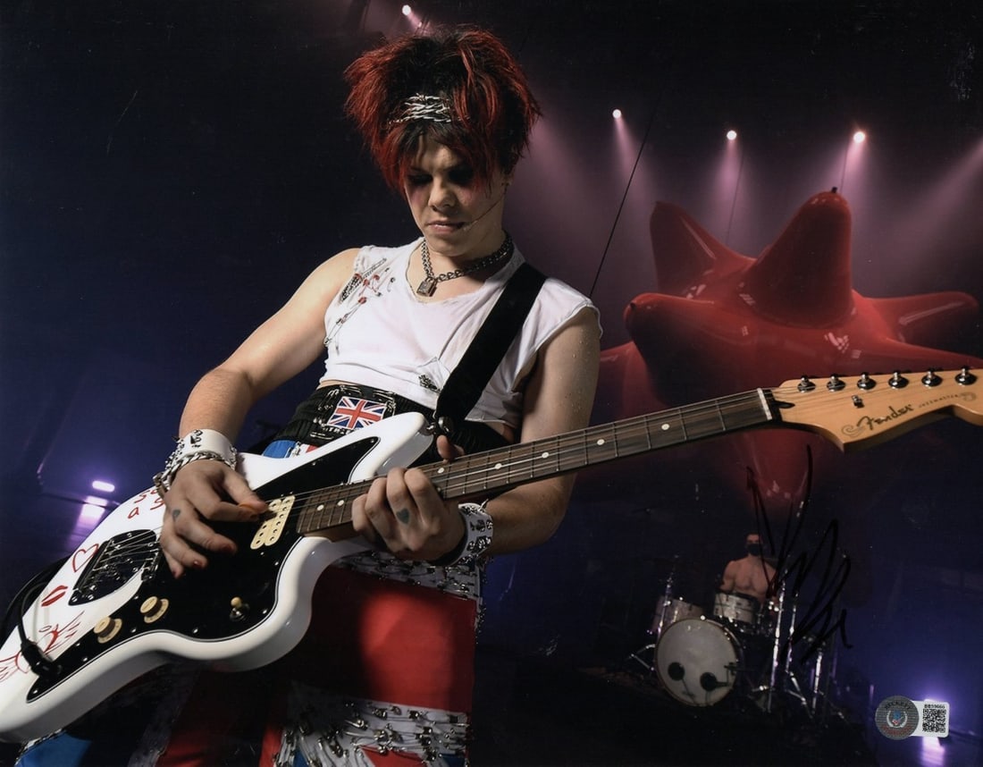 Yungblud Autographed 11X14 Photograph on Stage Beckett Authenticated (1 of 2)