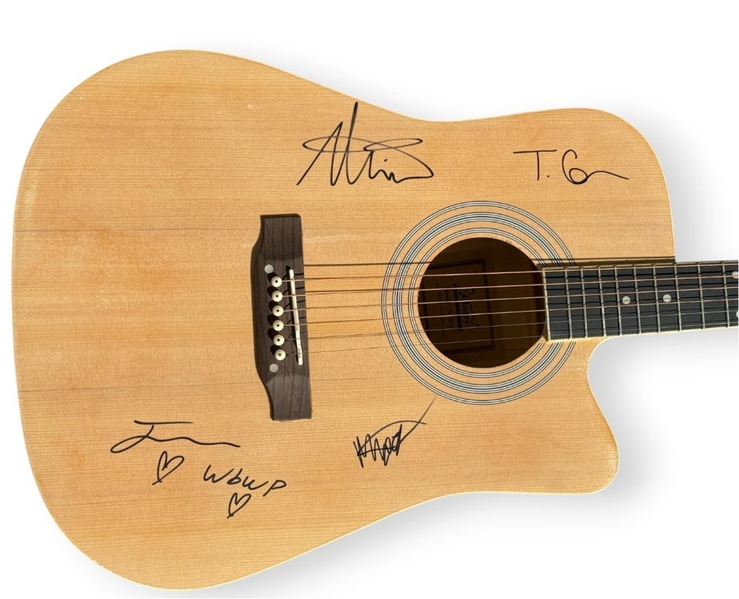 Wizards Beyond Waverly Place Cast Signed Guitar Beckett Authenticated: Wizards Beyond Waverly Place Cast Signed Guitar Beckett Authenticated This original autographed guitar from the cast of 'Wizards Beyond Waverly Place' features signatures from Janice LeAnn Brown, Alka