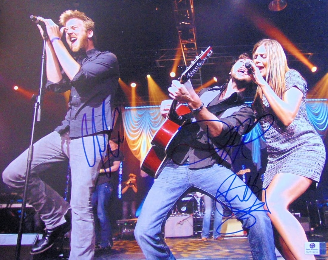 Lady Antebellum Band Signed 11X14 Photo with Authentications by Global Authentics: Lady Antebellum Band Signed 11X14 Photo with Authentications by Global Authentics This is an original autographed 11x14 photograph of the Lady Antebellum band, featuring signatures from Hillary Scott,