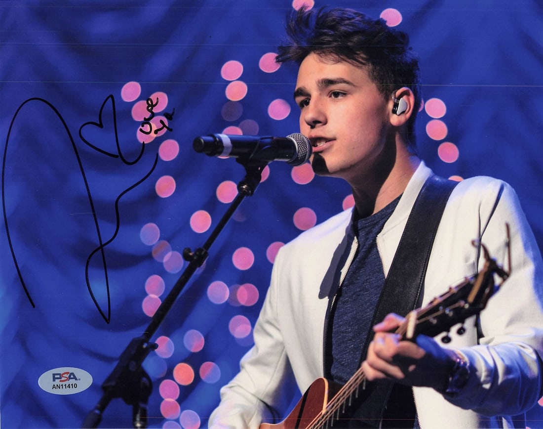 8x10 Jacob Whitesides Autographed Photo Authenticated by PSA/DNA: 8x10 Jacob Whitesides Autographed Photo Authenticated by PSA/DNA This is an original 8x10 professionally printed photograph autographed by Jacob Whitesides. The signature has been authenticated by PSA