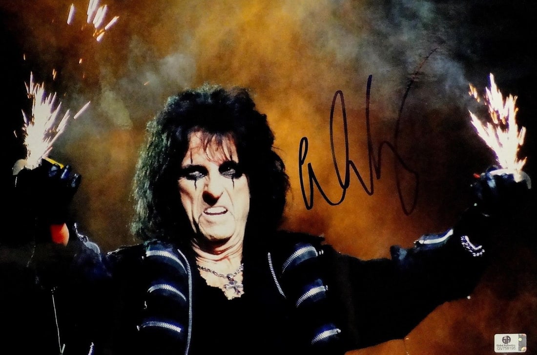 Alice Cooper 10x15 Hand Signed Photo Authenticated by Global Authentics (1 of 2)