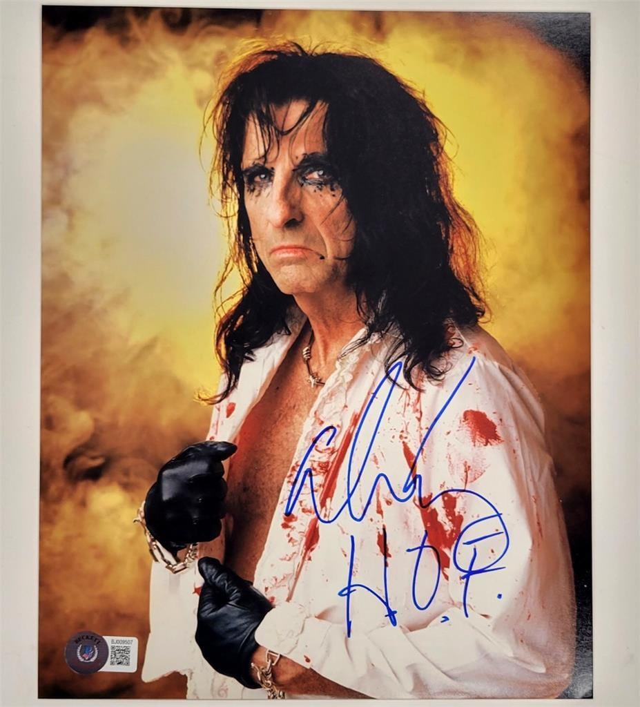 8x10 Alice Cooper HOF Signed Photo Beckett Authenticated Autograph: 8x10 Alice Cooper HOF Signed Photo Beckett Authenticated Autograph This is an original 8x10 photograph signed by Alice Cooper with the inscription 'HOF'. The autograph is authenticated by Beckett and 