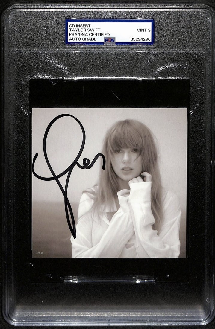 Taylor Swift Autographed CD Insert 4.75x4.75 PSA/DNA MINT 9: Taylor Swift Autographed CD Insert 4.75x4.75 PSA/DNA MINT 9 This listing features a Taylor Swift Signed/Autographed CD Insert, measuring 4.75x4.75 inches and presented as a black and white photo. The 