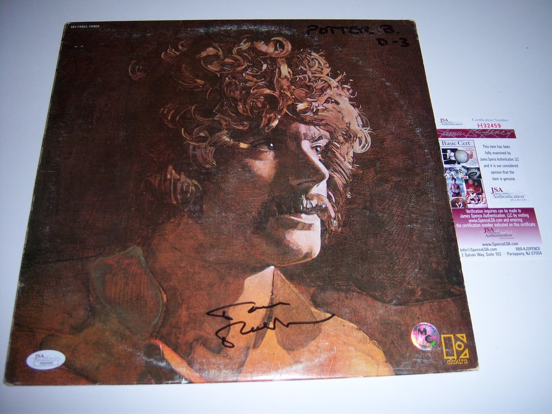 Signed Tom Rush Vinyl Album with JSA COA Authentication: Signed Tom Rush Vinyl Album with JSA COA Authentication This is a pre-owned original LP record album signed by Tom Rush. The album is titled "Classic Rush" and is an authentic collectible from the Uni