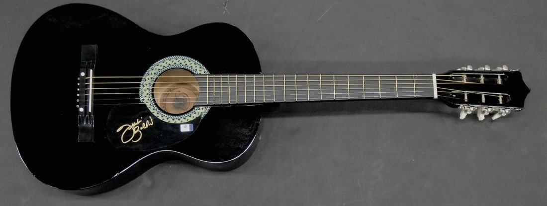 38 Inch Guitar Signed by Frankie Ballard with Global Authentics COA: 38 Inch Guitar Signed by Frankie Ballard with Global Authentics COA This 38-inch guitar is hand signed by country music star Frankie Ballard. The instrument is an original item and comes with authenti
