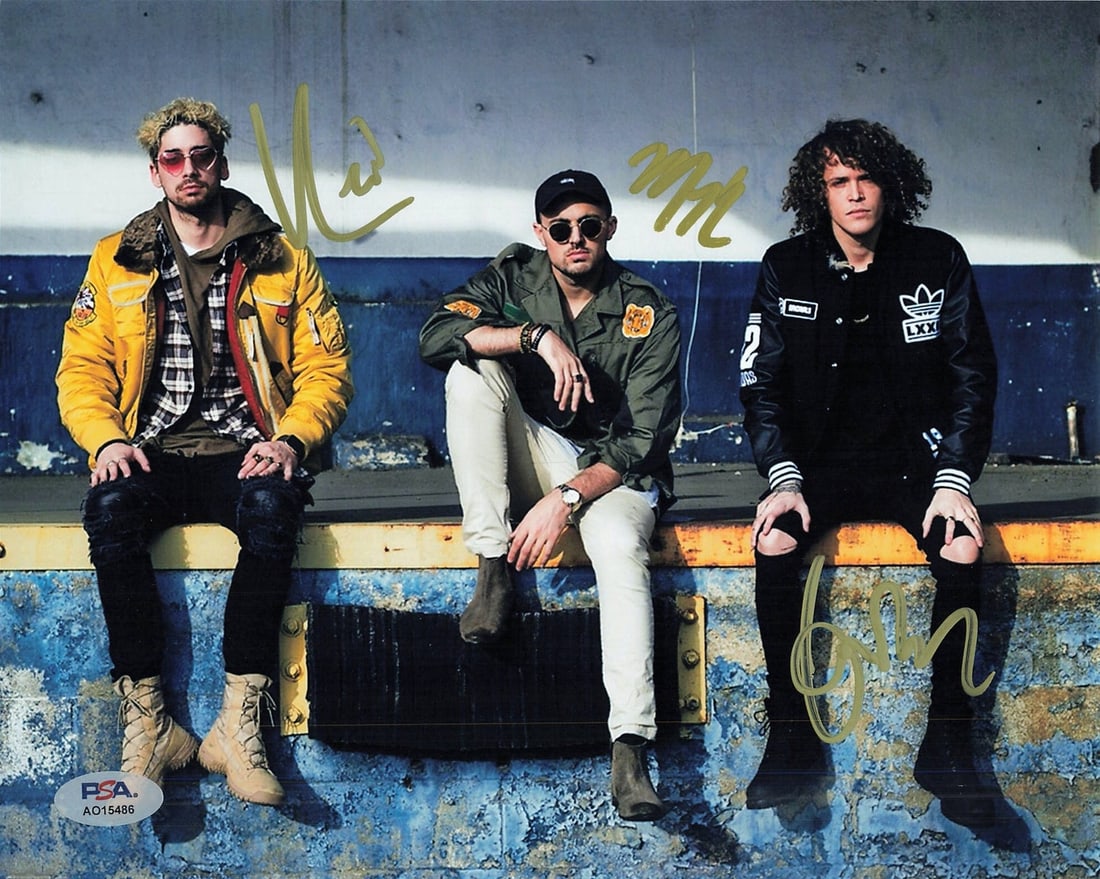 8x10 Photo Signed by Trevor Dahl Matthew Russell Kevi Morse PSA DNA Authenticated (1 of 1)