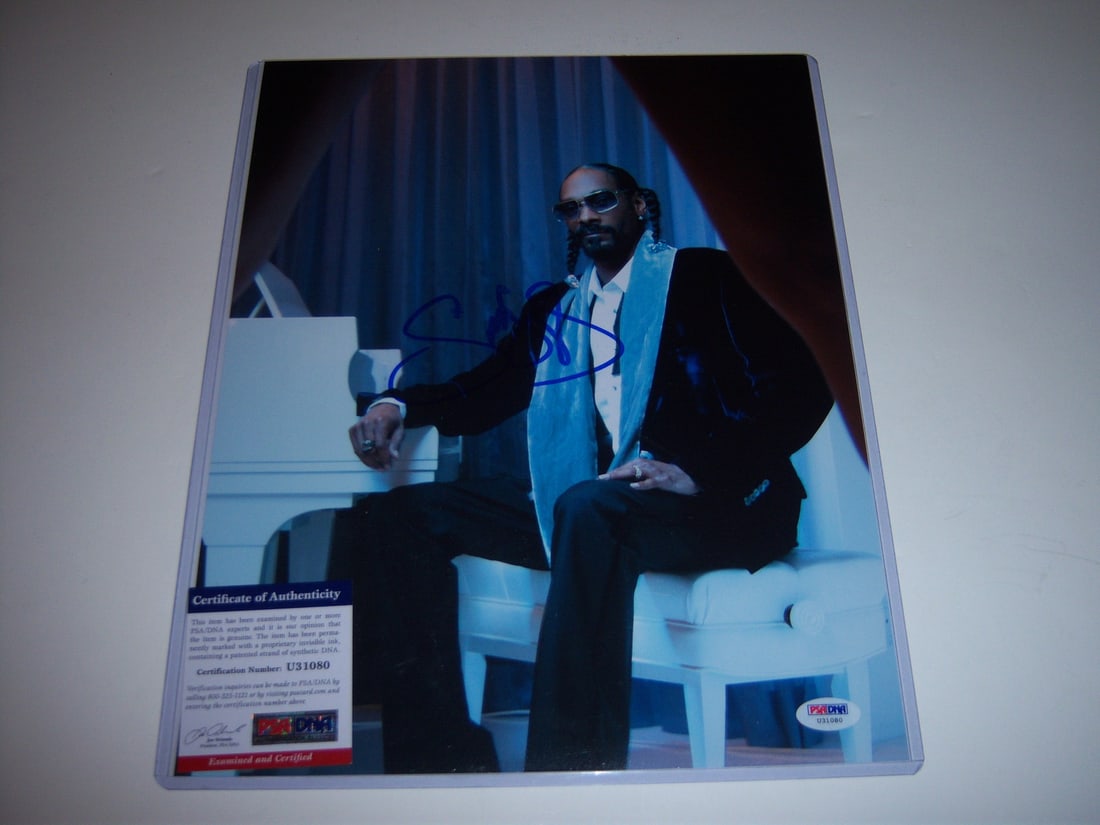 Snoop Dogg Signed 11x14 Photo PSA DNA Authenticated Autograph: Snoop Dogg Signed 11x14 Photo PSA DNA Authenticated Autograph This is an original 11x14 photograph signed by Snoop Dogg, the renowned rapper and actor. Authenticated by PSA/DNA and comes with a Certif
