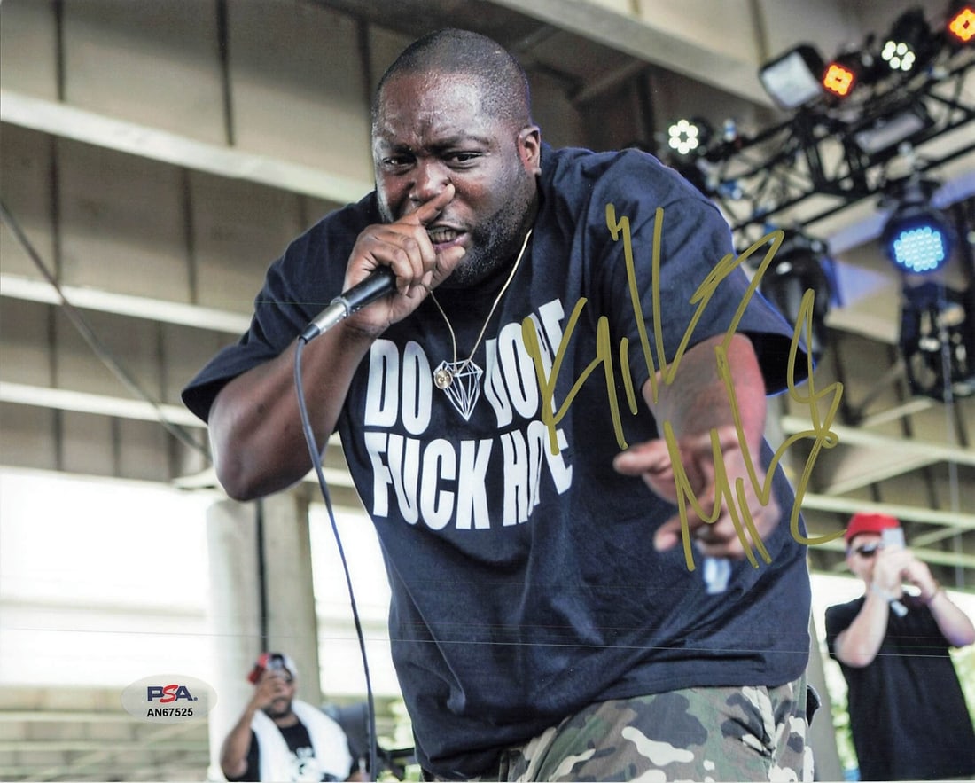 KILLER MIKE Autographed 8x10 Photo PSA/DNA Certified Music Memorabilia: KILLER MIKE Autographed 8x10 Photo PSA/DNA Certified Music Memorabilia This is an original 8x10 photograph of KILLER MIKE, a talented musician, featuring his authentic signature. The autograph has bee