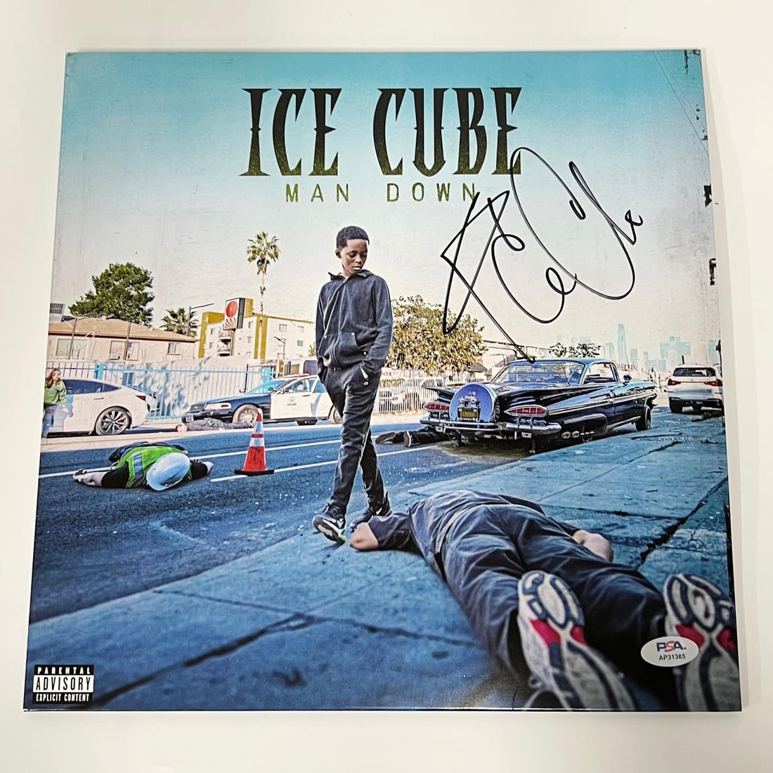 Ice Cube Signed Vinyl Record Autographed PSA/DNA Authentic: Ice Cube Signed Vinyl Record Autographed PSA/DNA Authentic This is a professionally signed vinyl record by the legendary rapper Ice Cube. The autograph has been authenticated by PSA/DNA, ensuring its 