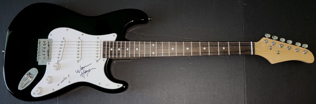 Warren Haynes Autographed Electric Guitar Allman Brothers JSA Certified: Warren Haynes Autographed Electric Guitar Allman Brothers JSA Certified This is an authentic electric guitar signed by Warren Haynes, renowned guitarist of the Allman Brothers. The signature has been 