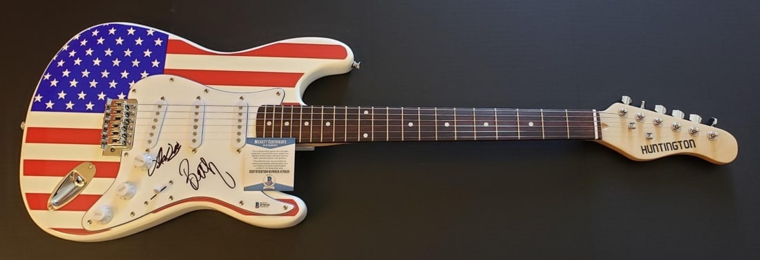 Duane Dog Chapman Beth Chapman Signed Electric Guitar Beckett Authenticated: Duane Dog Chapman Beth Chapman Signed Electric Guitar Beckett Authenticated This is an authentic electric guitar autographed by Duane Dog Chapman and Beth Chapman, providing a unique collectible for f