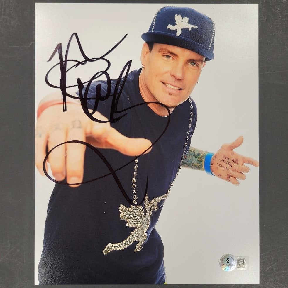 8x10 Vanilla Ice Autographed Photo Beckett Authenticated Rap Artist Signature: 8x10 Vanilla Ice Autographed Photo Beckett Authenticated Rap Artist Signature This 8x10 photo features the autograph of rap artist Vanilla Ice. The signature has been authenticated by Beckett, ensurin